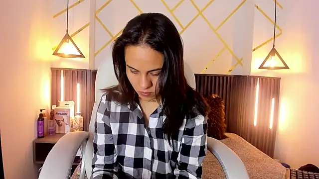 Show modela MadisonYoung000 na web-kameri
