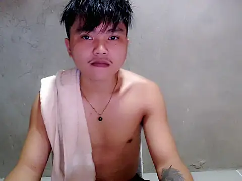 Show modela Mrbigcumx na web-kameri