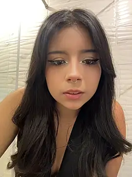 softdoll-_ Show in webcam