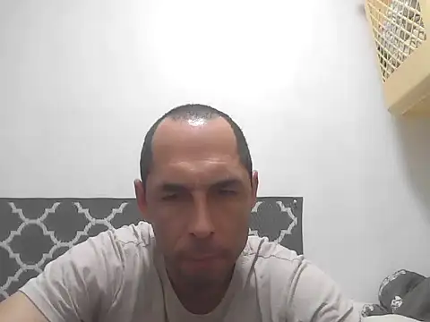 Show modela sima42 na web-kameri