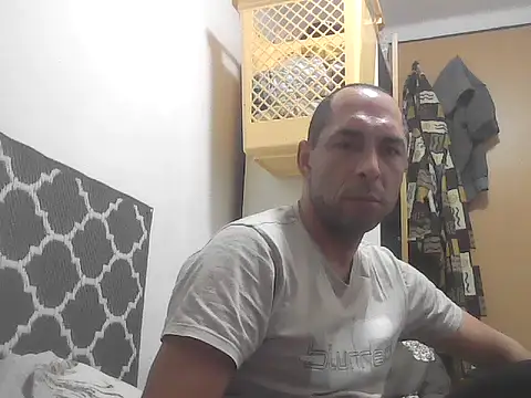 Show modela sima42 na web-kameri