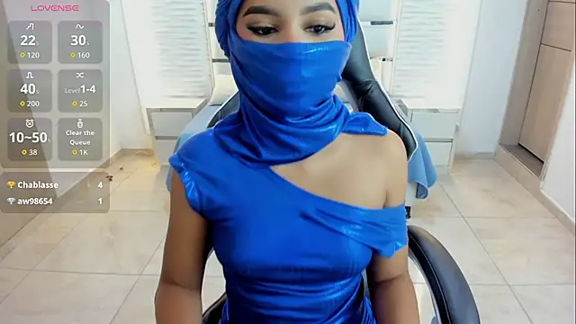 Layla_irfan Show in webcam