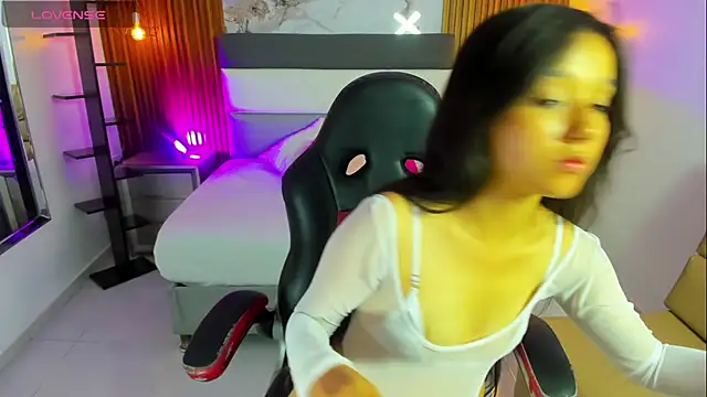 ISAPINK1 live XXX chat