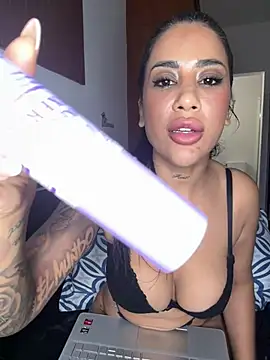 Show modela Alma69sc na web-kameri