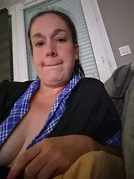 adelinegirly's Webcam Show