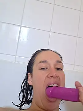 adelinegirly's Webcam Show