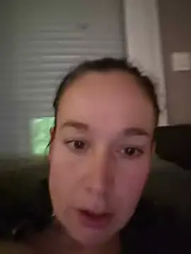 Allicciaadelicieusse Chat XXX in diretta