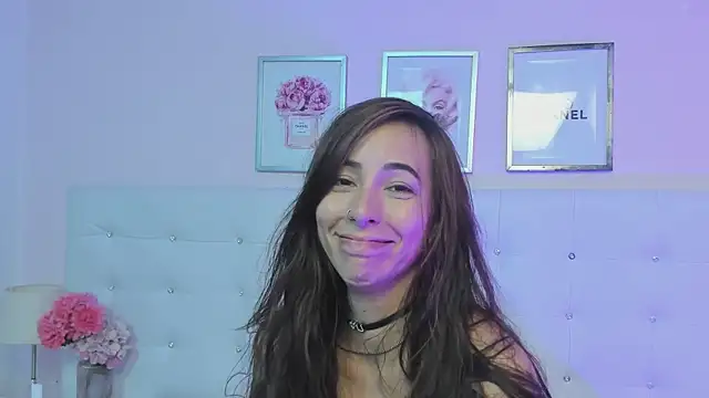 HollyBloom_ Chat XXX in diretta