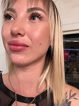 Show modela TeaseBabeXXX na web-kameri