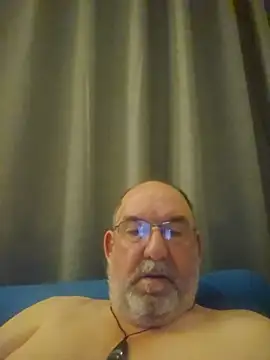 הופעת וובקאם של shyguytm