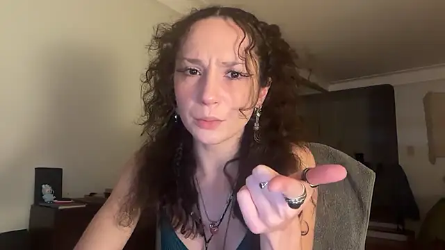 הופעת וובקאם של pupp3txox
