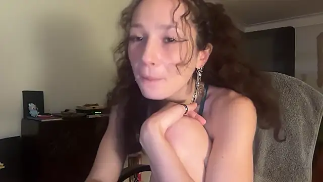 pupp3txox Show in webcam