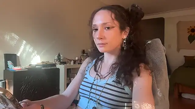 הופעת וובקאם של pupp3txox
