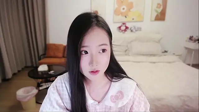 Yu-yu-6 Chat XXX live