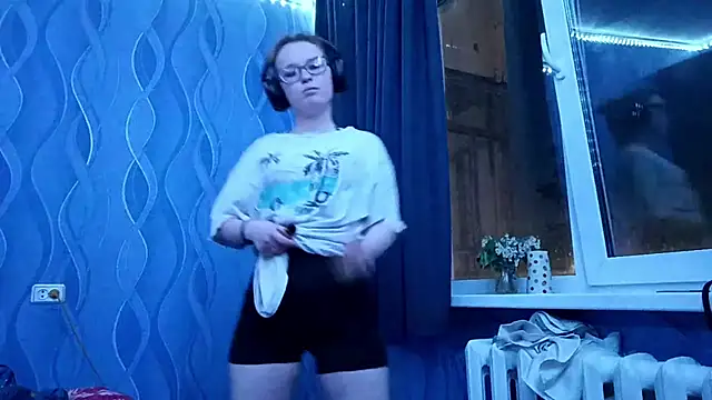 JennieSpotted Show in webcam