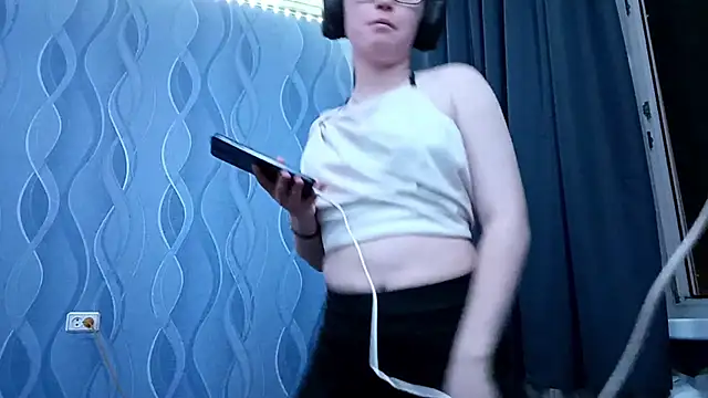 Pokazy przed kamerką – JennieSpotted