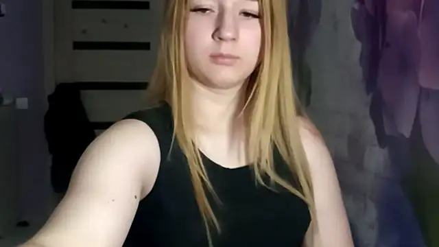 RaeannRoewe Live XXX-Chat