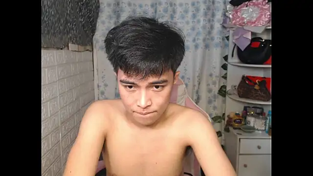_peachyboyyy Pertunjukan Webcam