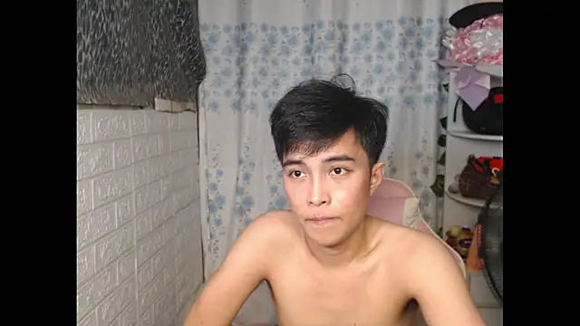 _peachyboyyy Pertunjukan Webcam