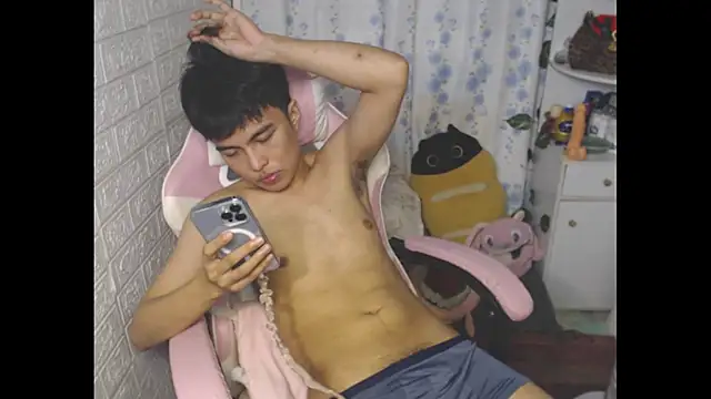 _peachyboyyy Pertunjukan Webcam