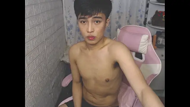 _peachyboyyy webcam show