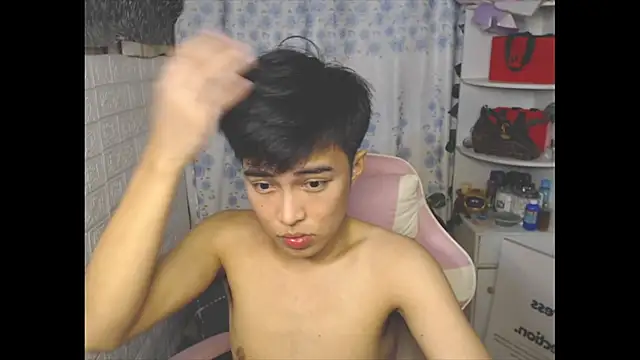 _peachyboyyy Webcam-Show