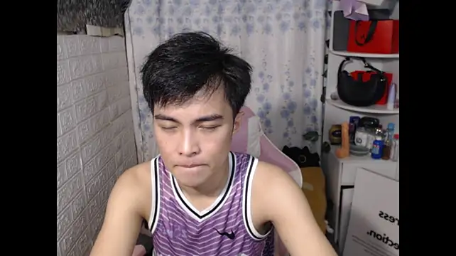 _peachyboyyy Pertunjukan Webcam