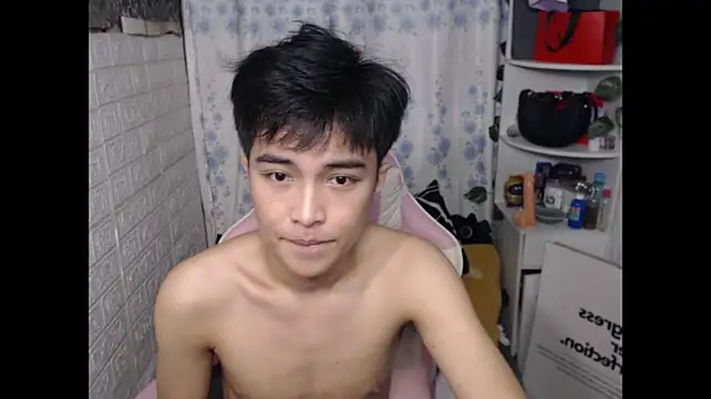 _peachyboyyy Pertunjukan Webcam