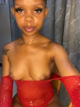 sexyie_caramel's Webcam Show