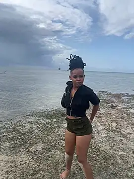 sexyie_caramel Show in webcam