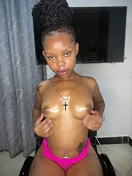 sexyie_caramel Adlı Modelin Web Kamerası Şovu