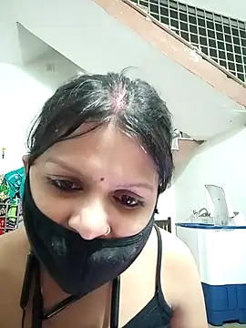 Chat +18 de ZOYA-STRIP ao vivo