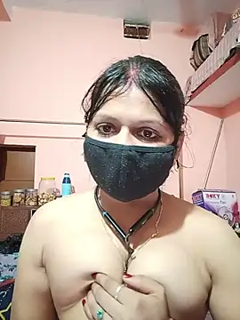 XXX chat uživo modela ZOYA-STRIP
