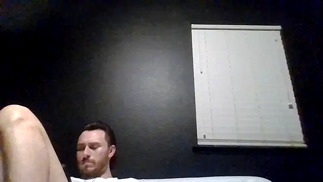 Cloudyydayzz Show in webcam