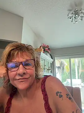 Show modela HiLibido1234 na web-kameri