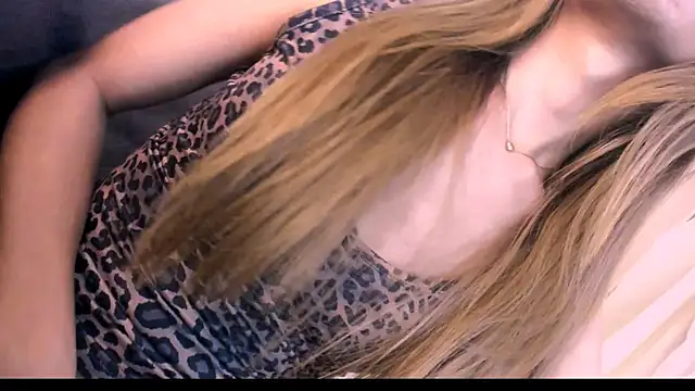 hugecock_kate's Webcam Show