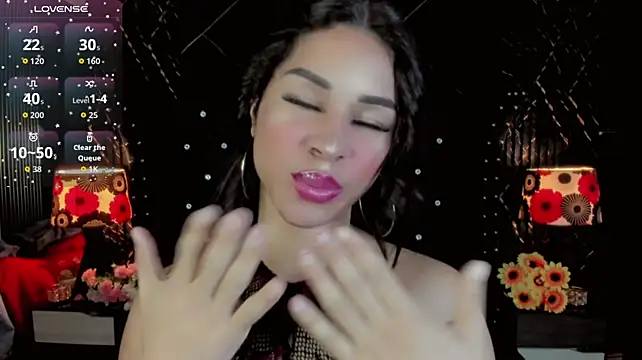 Nayara_K's Webcam Show