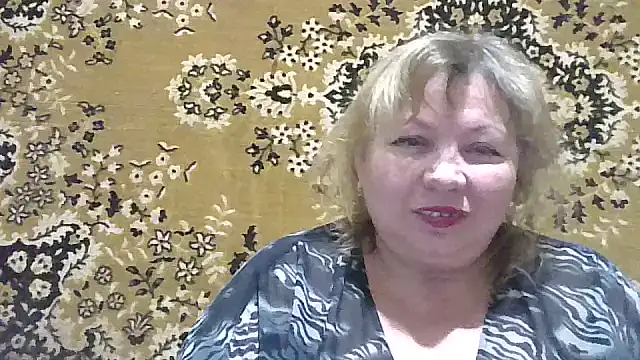 LediMelissa: διαδικτυακό σόου στην κάμερα
