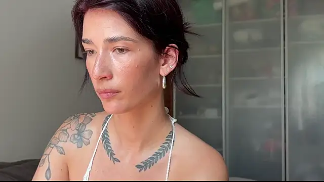 XXX chat uživo modela mulaniha