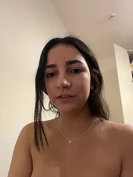 EmmyBullockk Show Webcam