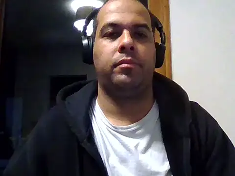 Carlos02145 Adlı Modelin Web Kamerası Şovu