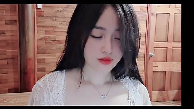 Bee-Cherry Show Webcam