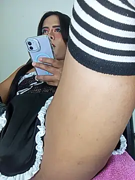 Elektra_bigcock Show in webcam
