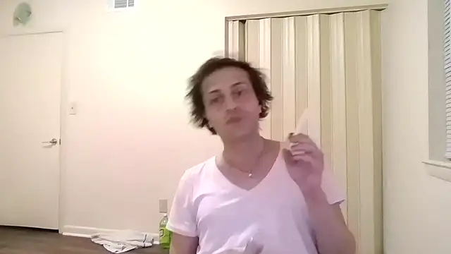 jussy069: διαδικτυακό σόου στην κάμερα