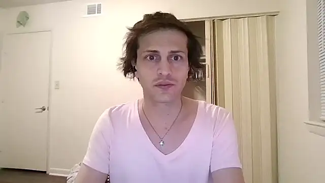 jussy069: διαδικτυακό σόου στην κάμερα