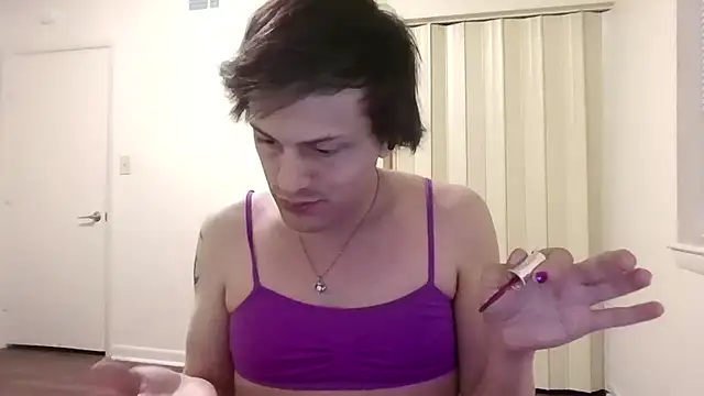 jussy069: διαδικτυακό σόου στην κάμερα