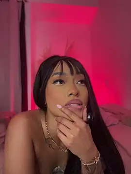 ItsBellaPorch's Webcam Show