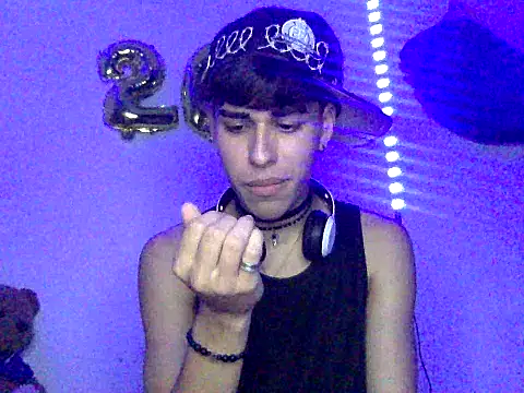 Show modela andrytedu_20 na web-kameri