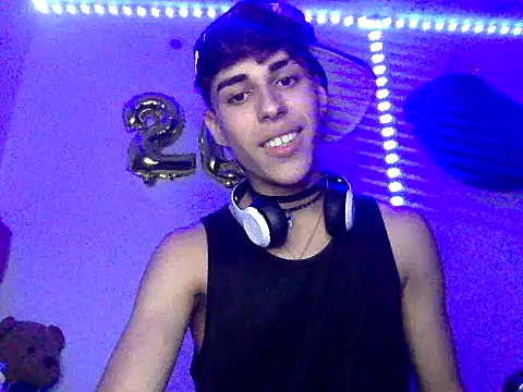 Show modela andrytedu_20 na web-kameri