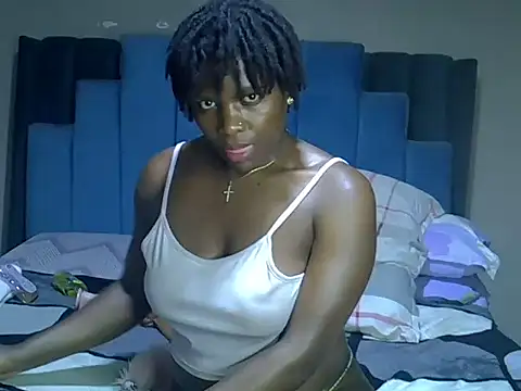 melanin_moon Adlı Modelin Canlı XXX Sohbeti
